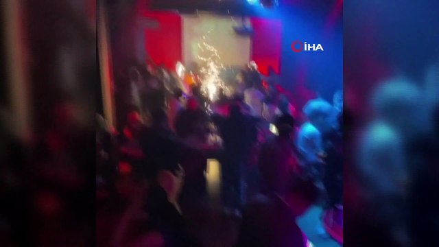 Beyoğlu’nda Afrikalıların partisine polis baskını kamerada