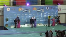 MERSİN - Milli sporcu Ferhat Arıcan, paralel bar aletinde altın madalya kazandı - Ödül töreni