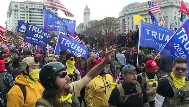 Cuatro personas apuñaladas y una herida de bala tras manifestaciones pro-Trump