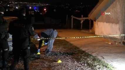 Pompalı tüfeklerle evi kurşuna dizdiler