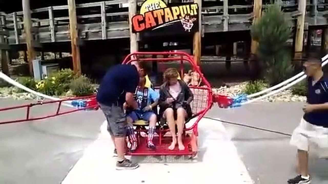 Quand l'élastique de ton manège lache d'un coup