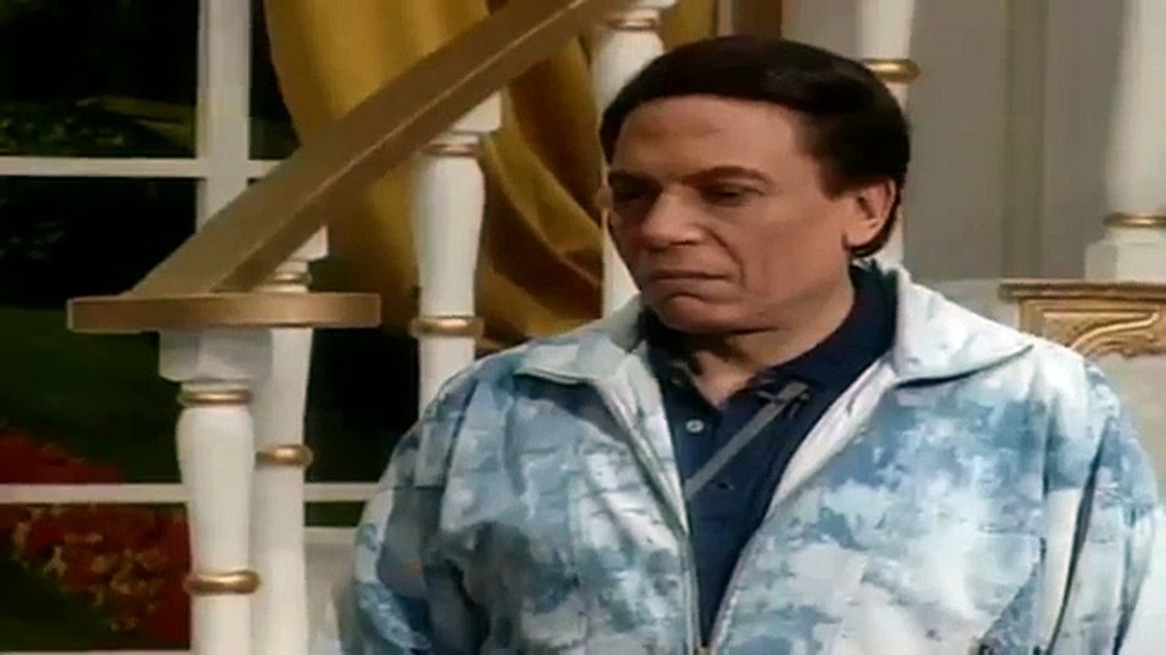 خروج عادل امام عن النص وضحك هستيري من مصطفي متو...