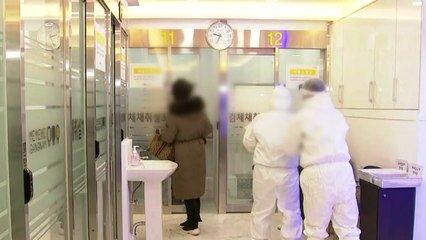 [뉴스라이브] '휴일 검사량 감소' 신규 확진 718명...정부 "3단계 격상도 검토" / YTN