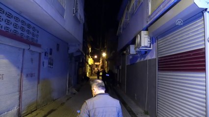 ADANA - Anne ve babasını bıçakla rehin alan kişi gözaltına alındı