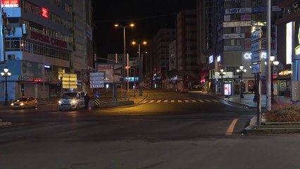 ANKARA - Hafta sonu kesintisiz uygulanan sokağa çıkma kısıtlaması sona erdi
