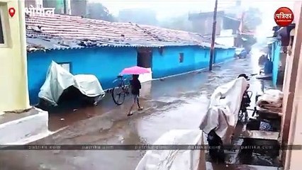 VIDEO: 2 दिनों से हो रही हल्की बूंदाबांदी के बाद आज तेज़ बारिश, बढ़ेगी ठंड