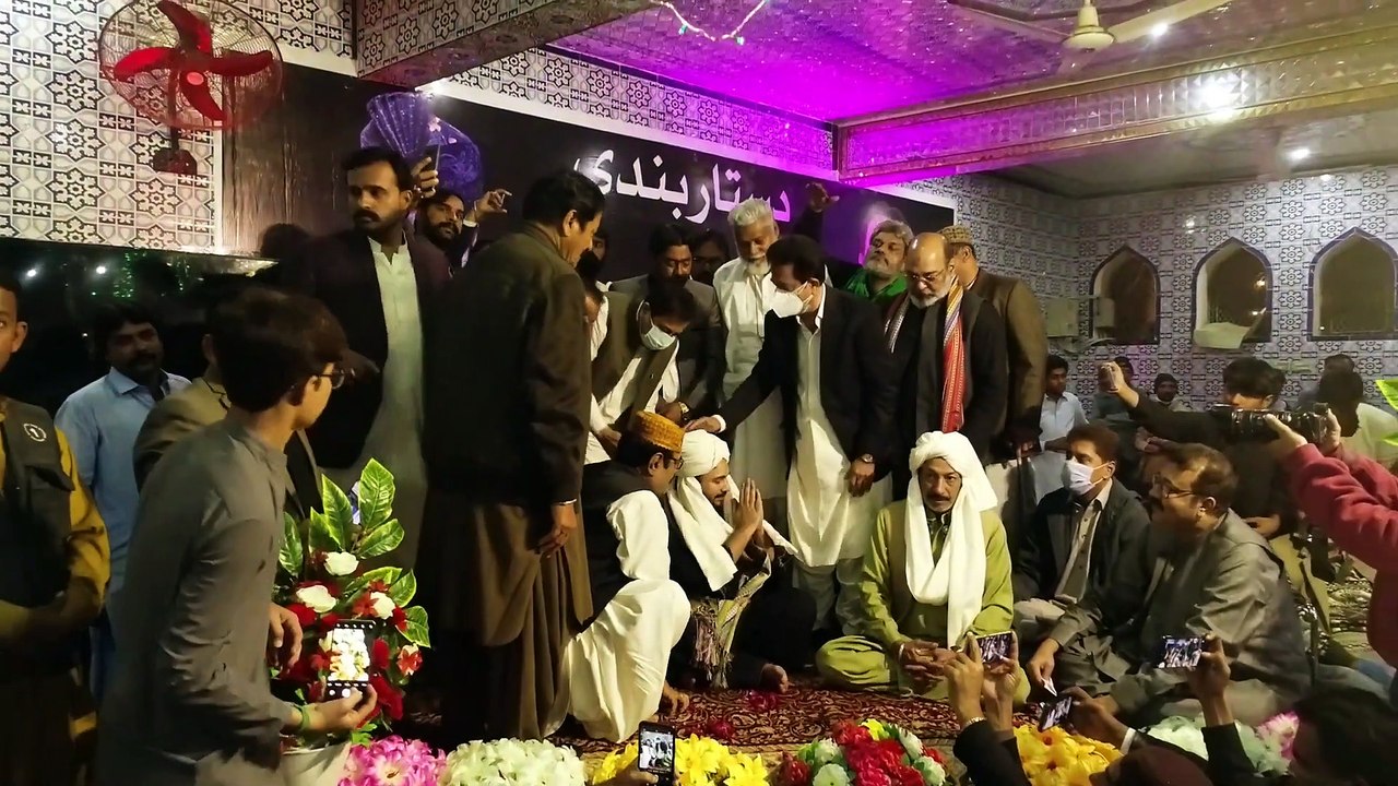 Mehrban Ali aur Hassan Sadiq Ne World Record Banadiya National Heroes of Pakistan Award Dastar Bandi