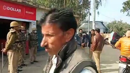 समाजवादी पार्टी के होने वाले धरना प्रदर्शन को लेकर चप्पे-चप्पे पर पुलिस के जवान तैनात