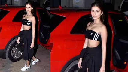Tara Sutaria ने Tube Top पहन कर Flaunt की Body, नहीं हटेगी नजर | Boldsky