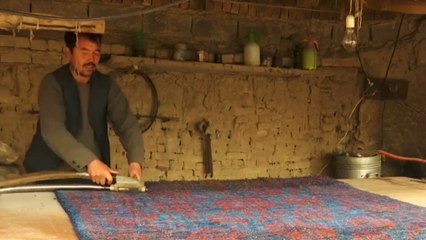 بسبب أزمة كورونا تهاوي قيمة السجاد الأفغاني