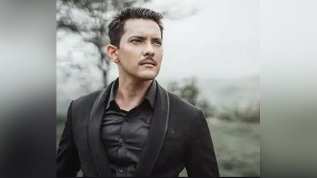 Aditya Narayan Wife Shweta Agarwal की इस आदत से हुए परेशान | FilmiBeat