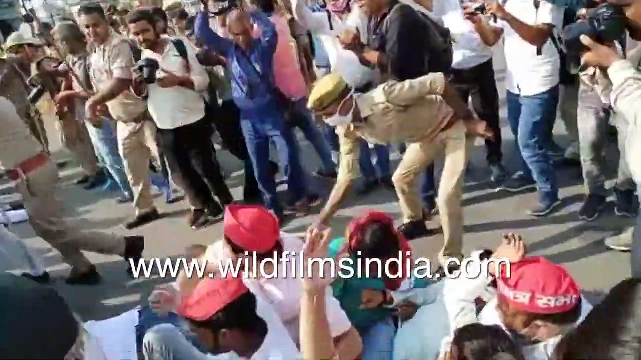 Hathras demonstration 2020_ UP police drag, detain and use lathis on demonstrators