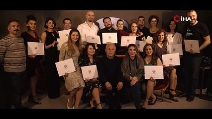 Onlarca hekim bir araya geldi şarkı söyledi