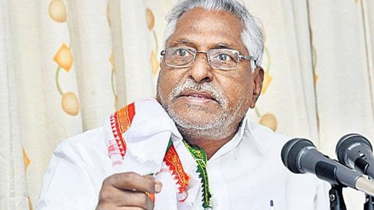 Jeevan Reddy Lashed Out At CM KCR ఎన్నికలు ఉన్నచోటే సాయం చేస్తారా ? చిత్తశుద్ధి లేదా ?