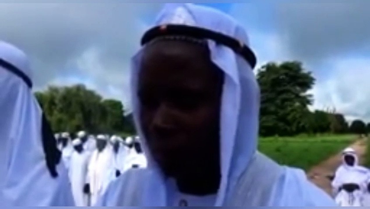Kolda : Il se dit prophète et prie en Pulaar avec ses disciples