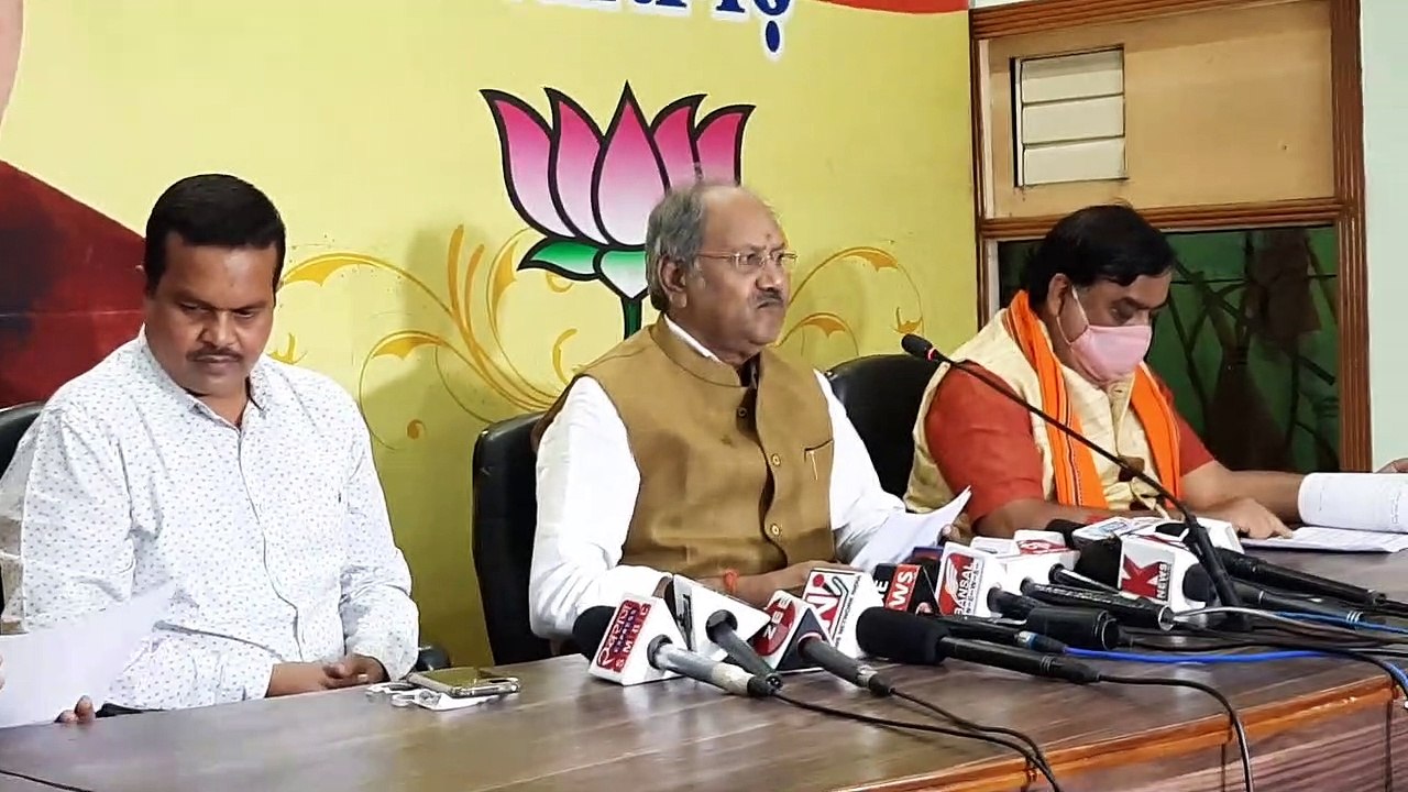 कृषि कानून विरोध प्रदर्शन में न केवल अर्बन नक्सली और टुकड़े-टुकड़े गैंग शामिल हैं, बल्कि आंदोलन को बढ़ावा दे रहे हैं - बृजमोहन अग्रवाल