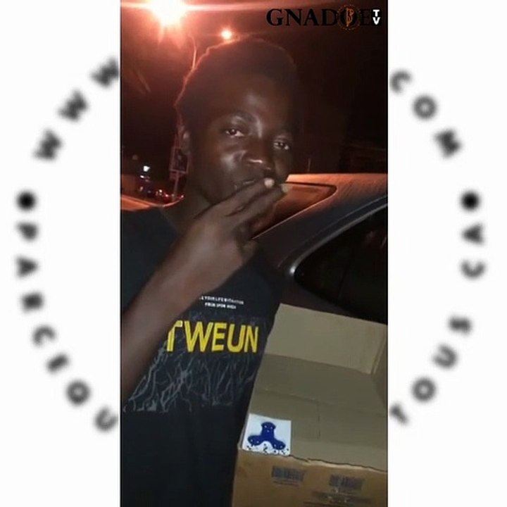 Togo: un vendeur ambulant réalise une interprétation parfaite d'une chanson de Migos
