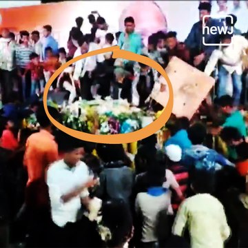 Guests Go Berserk For Cake At Sharad Pawar's Birthday Celebrations