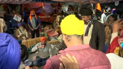 सिंघू बॉर्डर पर प्रदर्शनकारी किसानों का समर्थन करने पहुंचे अभिनेता गुरप्रीत घुग्गी