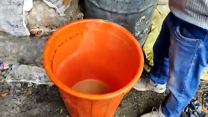 सड़े आलू की चिप्स बनाने वाली फैक्ट्री पर प्रशासन का धावा, केमिकल से धोते थे खराब आलू