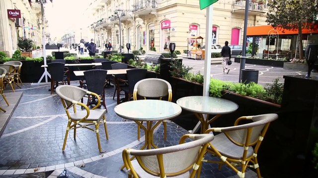 BAKÜ - Azerbaycan'da Kovid-19 nedeniyle yeni tedbirler devreye girdi