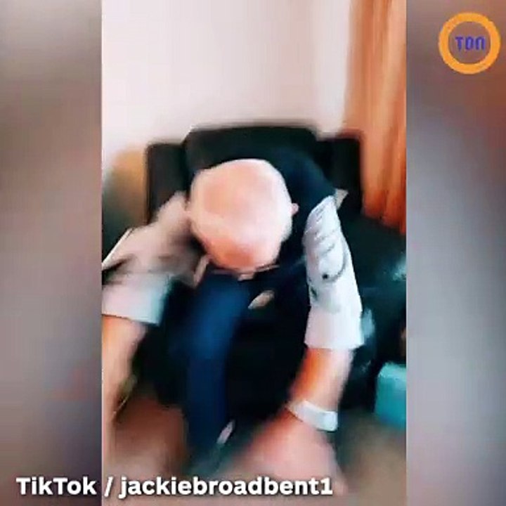 Ce couple de seniors accumule plus de 8 millions de vues après que leur fille les ait filmés pendant qu'ils dansaient