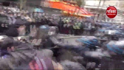 VIDEO: फ्रांस में सुरक्षा कानून और इस्लामोफोबिया के खिलाफ प्रदर्शन, 100 से अधिक गिरफ्तार