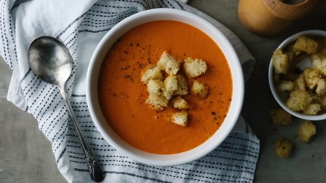 Creamy Tomato Soup with Buttery Croutons