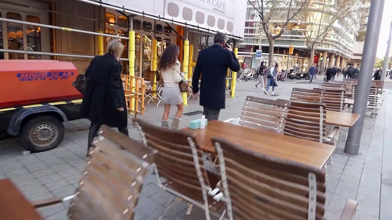 Telma Ortiz y su novio pasean su amor por las c...