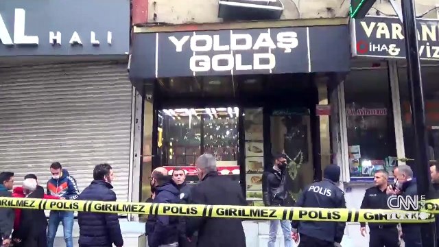 Kar maskeli ve pompalı soyguncular kuyumcuyu öldürdü | Video