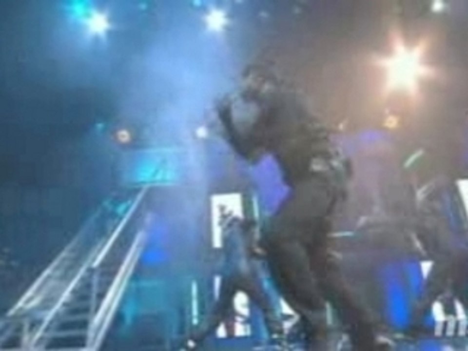 Chris Brown - I'll Call Ya [LIVE]