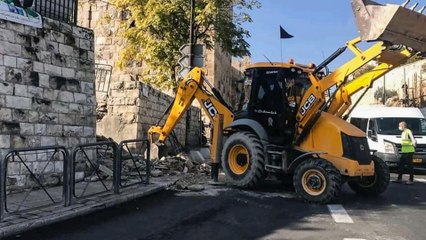 الاحتلال الإسرائيلي يجرف مدخل مقبرة اليوسفية في القدس المحتلة