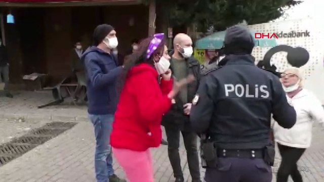 Maske uyarısı yapan polise saldırıp, kaçmaya çalıştı; o anlar kamerada