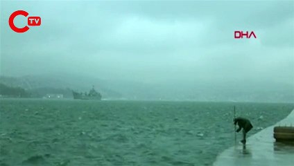 Rus savaş gemileri peş peşe İstanbul Boğazı'ndan geçti