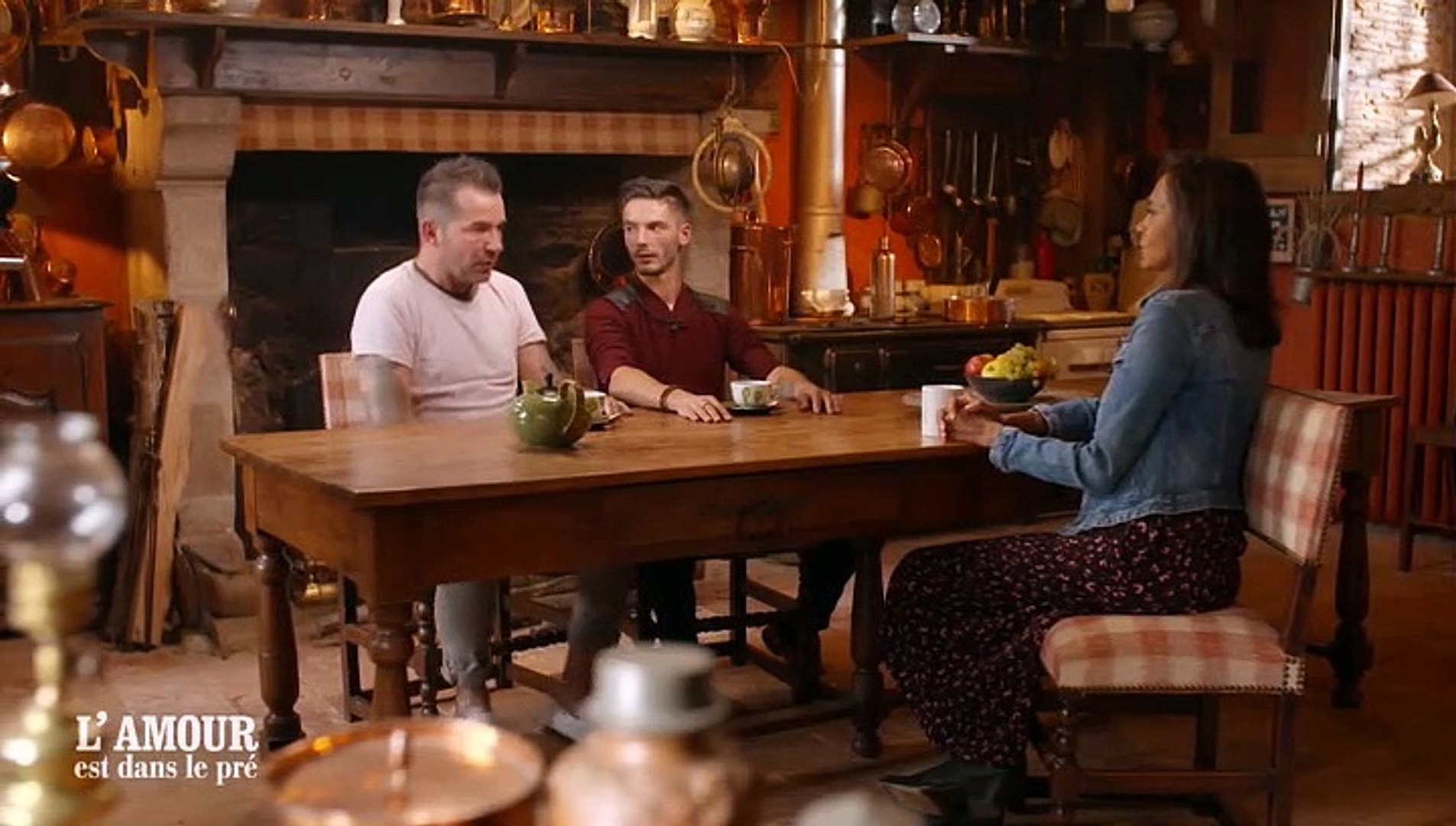 L Amour Est Dans Le Pre Une Demande En Mariage Surprise Video Dailymotion