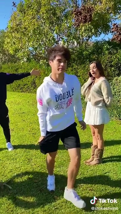 Los mejores TikTok de Stokes Twins @stokestwins en Diciembre