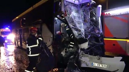 Yolcu otobüsü kamyona çarptı: 16 yaralı