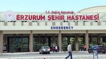 ERZURUM - Üzerine kaynar su deviren Ardahanlı Miraç, iyileşeceği günü bekliyor