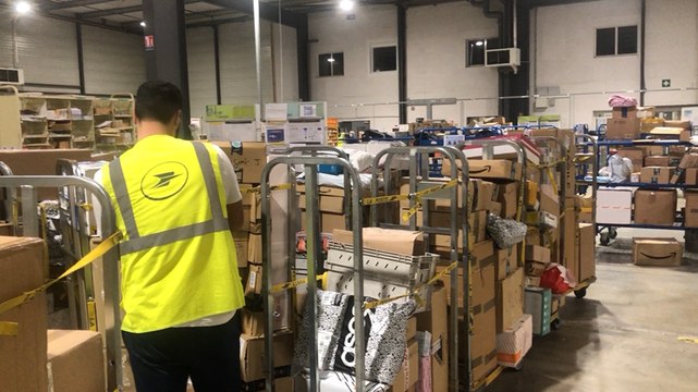 La Poste face au rush des colis à Lorient