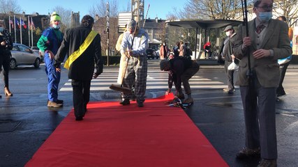 Saint-Lô. Les Saltimbrés manifestent joyeusement pour le droit à l’art de rue