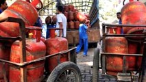 LPG Gas Cylinder Price Hike నాన్ సబ్సిడీ ఎల్‌పీజీ సిలిండర్ ధర మరింత భారం...!!