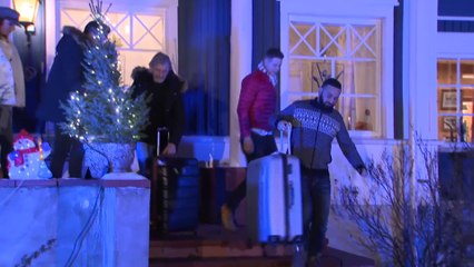 L'horrible nuit de Matthieu Delormeau et Gilles Verdez dans un igloo en Laponie avec des loups