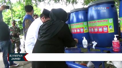 Fachrori Umar Nyoblos di TPS 08 Telanaipura