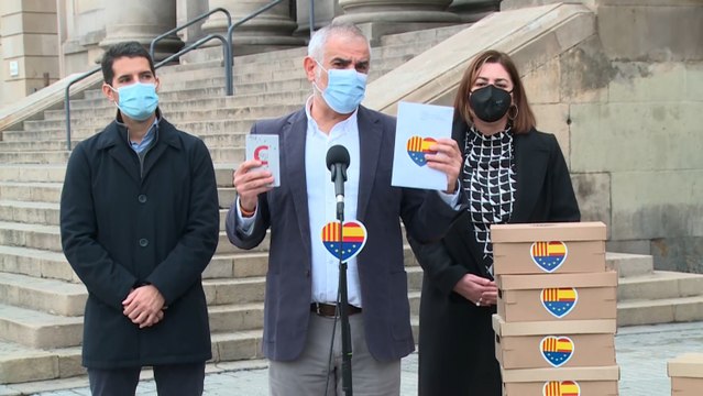 Cs envía la Constitución a más de 160 municipios catalanes