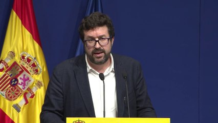 Trabajo garantiza a los sindicatos y la patronal que no congelará el salario mínimo pese a las diferencias en el Gobierno