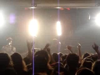 BB Brunes - Concert à Vauréal le 17.02.08 - " Dynamite "