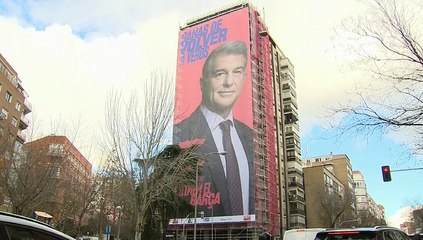 Así es la lona que ha desplegado Laporta a unos metros del Bernabéu