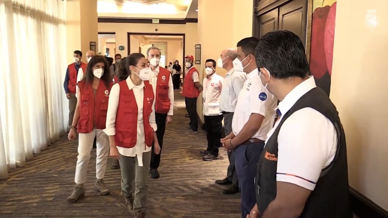 La reina Letizia más solidaria en la entrega de ayuda humanitaria en Honduras