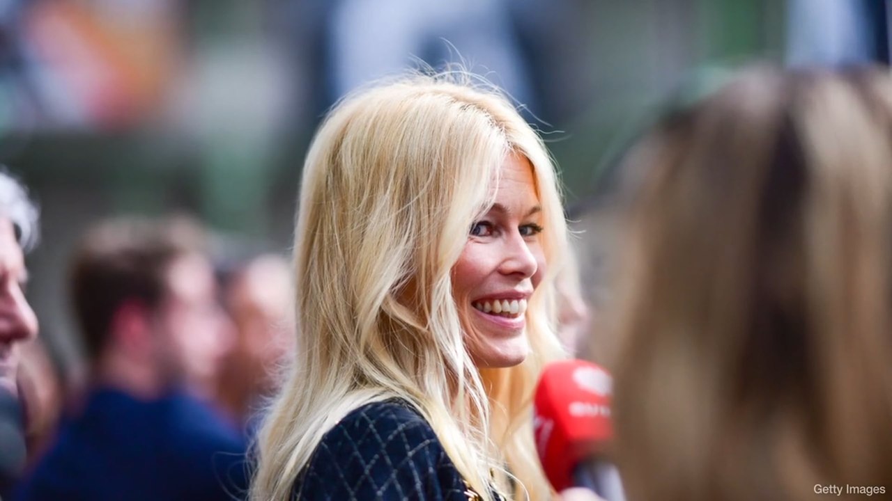 Claudia Schiffer wird zur Barbie