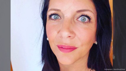 Danni Büchner: Oben ohne für den guten Zweck